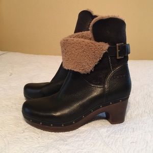 Ugg Clog fur-lined clog boots